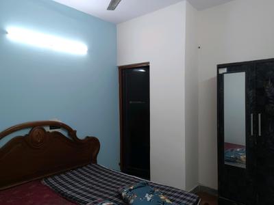 Bedroom Image of 720 Sq.ft 2 BHK Builder Floor for sale in Mukherjee Nagar New Delhi for Rs. 5800000