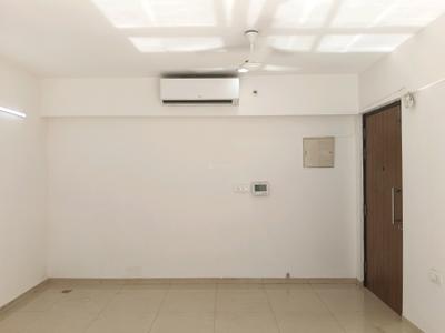Living Room Image of 900 Sq.ft 2 BHK Apartment / Flat for rent in Lodha Splendora Riverview by Lodha Group, Kasarvadavali Thane for Rs. 29000