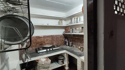 Kitchen Image of 700 Sq.ft 2 BHK Builder Floor for rent in Lashkar Gwalior for Rs. 10000