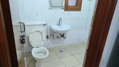 Image of 1800 Sq.ft 3.5 BHK Apartment / Flat for rent in Sector 12 Dwarka, New Delhi for Rs. 45000