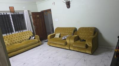 Living Room Image of 1695 Sq.ft 3 BHK Apartment / Flat for rent in Garudachala Royal Homes, K R Puram Bengaluru for Rs. 40000