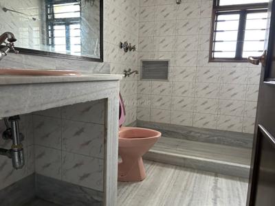 Bathroom Image of 3875 Sq.ft 4 BHK Apartment / Flat for rent in Raghu Estates, Alipore Kolkata for Rs. 250000