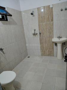 Bathroom Image of 1000 Sq.ft 2 BHK Builder Floor for rent in Capital Luxury Capital Residency, Seema Dwar Dehradun for Rs. 17000