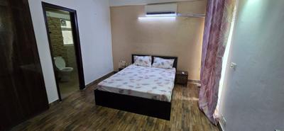 Bedroom Image of 1350 Sq.ft 3 BHK Apartment / Flat for sale in Amrapali Silicon City, Sector 76 Noida for Rs. 13800000