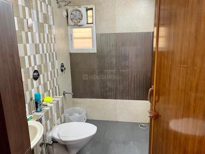 Bathroom Image of 350 Sq.ft 1 RK Apartment / Flat for rent in Indira Nagar Bengaluru for Rs. 32000