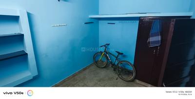 Bedroom Image of 800 Sq.ft 2 BHK Builder Floor for rent in Anna Nagar Chennai for Rs. 20000