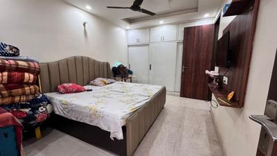 Bedroom Image of 900 Sq.ft 3 BHK Builder Floor for sale in Shahdara New Delhi for Rs. 7900000