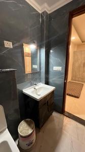 Bathroom Image of 1440 Sq.ft 3 BHK Builder Floor for rent in BPTP District 5, Sector 84 Faridabad for Rs. 25000