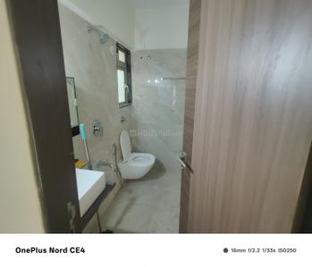 Bathroom Image of 550 Sq.ft 1 BHK Apartment / Flat for rent in Borivali West Mumbai for Rs. 36000