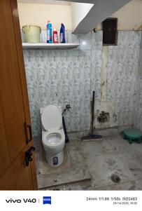 Bathroom Image of 800 Sq.ft 1 BHK Studio for sale in LIG Apartment, Vikaspuri New Delhi for Rs. 7500000