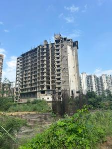 Supertech Emerald Court Rent Flats for rent in Supertech