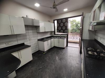 Kitchen Image of 2485 Sq.ft 3 BHK Builder Floor for rent in Shakti Nagar New Delhi for Rs. 85500