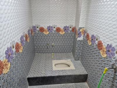 Bathroom Image of 300 Sq.ft 1 RK Independent House for rent in Barfani Dham Indore for Rs. 13000