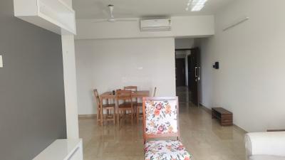 Living Room Image of 812 Sq.ft 2 BHK Apartment / Flat for rent in Shapoorji Pallonji BKC 28, Bandra East Mumbai for Rs. 125000