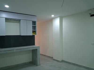 Living Room Image of 600 Sq.ft 2 BHK Apartment / Flat for rent in Sector 72 Noida for Rs. 25000