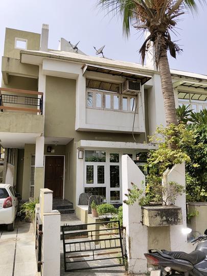 Bopal 444 Bunglows Main Image 1