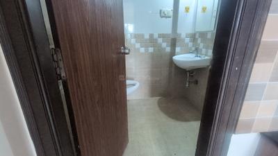 Bathroom Image of 250 Sq.ft 1 RK Builder Floor for rent in Adugodi Bengaluru for Rs. 13000