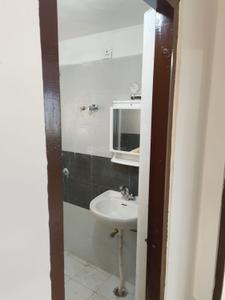 Bathroom Image of 1005 Sq.ft 3 BHK Apartment / Flat for rent in LDA Kabir Nagar, Rajajipuram Lucknow for Rs. 14000