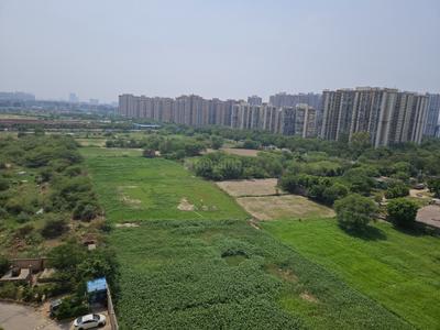 Image of 1260 Sq.ft 2.5 BHK Apartment / Flat for rent in Supertech The Romano, Sector 118, Noida for Rs. 25000