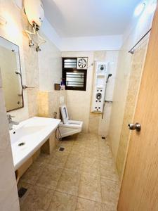 Bathroom Image of 1250 Sq.ft 2 BHK Apartment / Flat for rent in Shanders Alta Vista, Electronic City Bengaluru for Rs. 38000