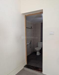 Bathroom Image of 900 Sq.ft 2 BHK Builder Floor for rent in Kakkanad Kochi for Rs. 18000
