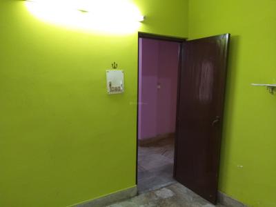 Bedroom Image of 750 Sq.ft 2 BHK Builder Floor for rent in New Alipore Kolkata for Rs. 12000