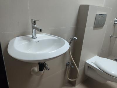 Image of 1050 Sq.ft 3 BHK Apartment / Flat for sale in JE And VEE Om Trimurti, Malad East, Mumbai for Rs. 33000000