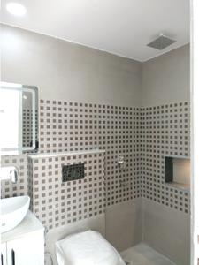 Bedroom Two Image of 1800 Sq.ft 3 BHK Apartment / Flat for sale in Vrindavan Apartment, Sector 6 Dwarka New Delhi for Rs. 28500000