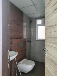 Common Bathroom Image of 1750 Sq.ft 3 BHK Apartment / Flat for rent in ACE Parkway, Sector 150 Noida for Rs. 43000