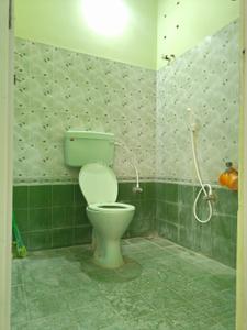 Bathroom Image of 1450 Sq.ft 3 BHK Independent House for rent in Chromepet Chennai for Rs. 32000