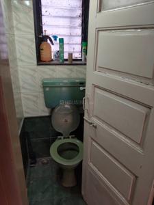 Bathroom Image of 700 Sq.ft 2 BHK Independent House for rent in Sion Mumbai for Rs. 60000