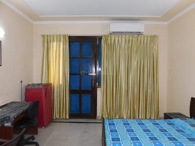 Bedroom Image of 2800 Sq.ft 4 BHK Independent House for rent in Sector 50 Noida for Rs. 120000