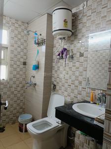 Bathroom Image of 1600 Sq.ft 3 BHK Apartment / Flat for rent in Vrindavan Yojana Lucknow for Rs. 45000