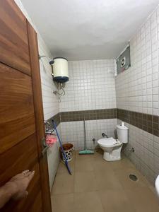 Bathroom Image of 1500 Sq.ft 1 BHK Apartment / Flat for rent in Kharar Mohali for Rs. 6500