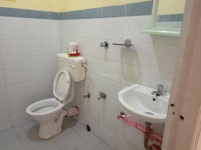 Bathroom Image of 420 Sq.ft 1 BHK Apartment / Flat for rent in Shapoorji Pallonji Houshing Complex, Rajarhat Kolkata for Rs. 12000