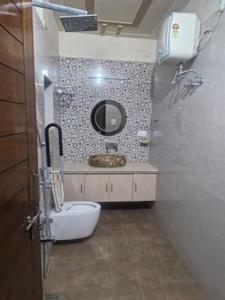 Bathroom Image of 2500 Sq.ft 3 BHK Independent House for rent in Vasdev Gangotri Vihar Duplexes, Kishanpur Dehradun for Rs. 40000