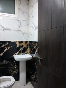 Common Bathroom Image of 650 Sq.ft 1 BHK Apartment / Flat for sale in Aashi Modern Apartment 2, Sector 73 Noida for Rs. 2750000