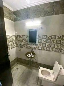 Bathroom Image of 1250 Sq.ft 3 BHK Builder Floor for rent in Jhandewalan New Delhi for Rs. 51111