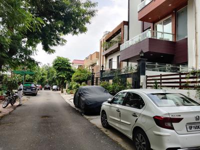 Image of 240 Sq.ft Residential Plot / Land for sale in Sector 44, Noida for Rs. 105000000
