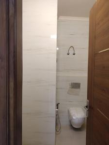 Common Bathroom Image of 1620 Sq.ft 3 BHK Builder Floor for sale in BPTP District 3, Sector 85 Faridabad for Rs. 18000000