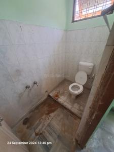 Bathroom Image of 1270 Sq.ft 2 BHK Apartment / Flat for rent in Lukarganj Allahabad for Rs. 15000