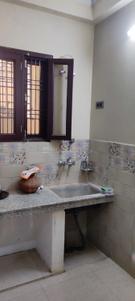 Kitchen Image of 800 Sq.ft 2 BHK Builder Floor for rent in Daulatganj Lucknow for Rs. 11500