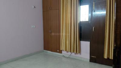 Bedroom Image of 2000 Sq.ft 3.5 BHK Apartment / Flat for rent in Purvanchal Sanchar Vihar, Sector 62 Noida for Rs. 40000