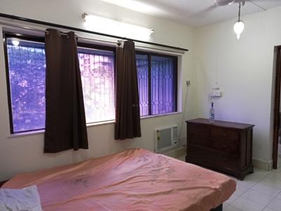 Bedroom Image of 1000 Sq.ft 2 BHK Apartment / Flat for rent in Neelambar Apartments, Pali Hill Mumbai for Rs. 125000