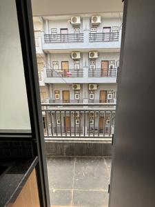 Balcony Image of 600 Sq.ft 1 RK Apartment / Flat for rent in DLF Phase 3 Gurgaon for Rs. 26000