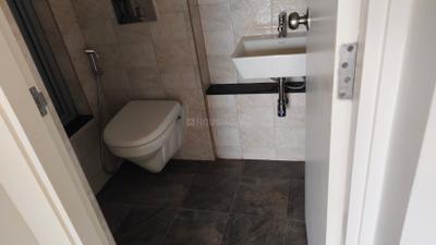Bathroom Image of 597 Sq.ft 1 BHK Apartment / Flat for rent in Mahindra Happinest Tathawade, Tathawade Pune for Rs. 20000