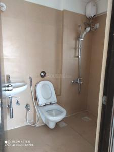 Bathroom Image of 650 Sq.ft 1 BHK Apartment / Flat for sale in Crescent Landmark, Andheri East Mumbai for Rs. 13900000