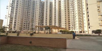Image of 900 Sq.ft 2 BHK Apartment / Flat for sale in Nimbus Express Park View I, Chi V, Greater Noida for Rs. 6900000