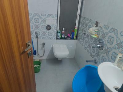 Bathroom Image of 670 Sq.ft 2 BHK Apartment / Flat for sale in Vile Parle East Mumbai for Rs. 26000000