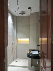 Common Bathroom Image of 1800 Sq.ft 3 BHK Builder Floor for sale in Raja Garden New Delhi for Rs. 36500000